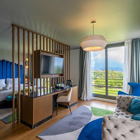 Dolce By Wyndham Barcelona Resort Sant Esteve Sesrovires Εξωτερικό φωτογραφία