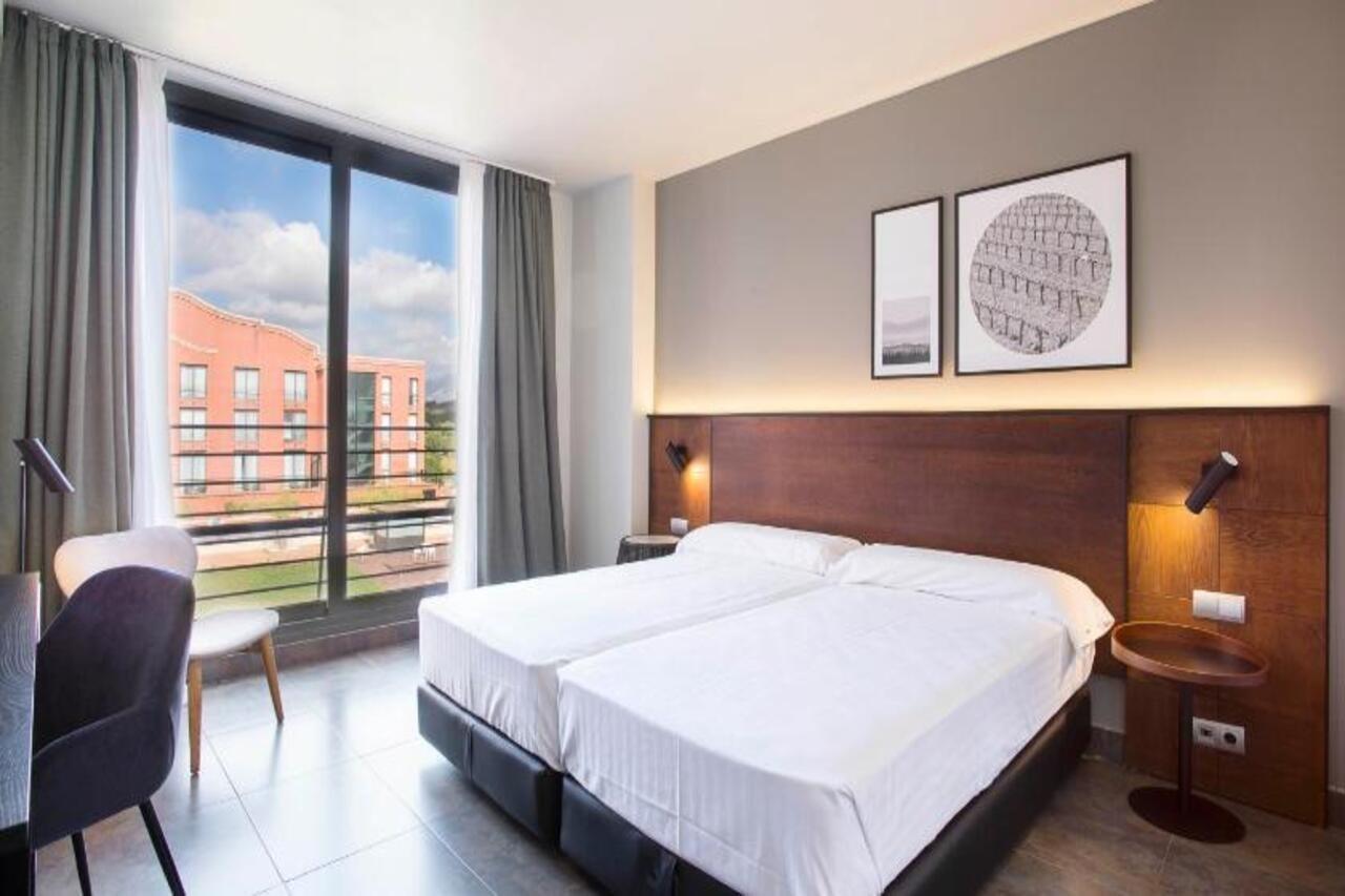 Dolce By Wyndham Barcelona Resort Sant Esteve Sesrovires Εξωτερικό φωτογραφία