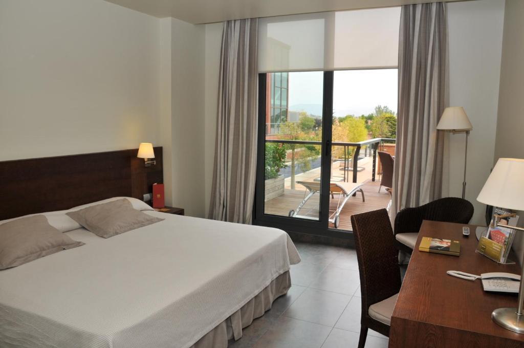 Dolce By Wyndham Barcelona Resort Sant Esteve Sesrovires Δωμάτιο φωτογραφία